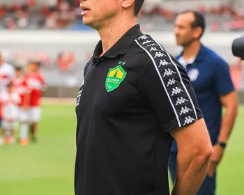 Técnico do Cuiabá levanta suspeita sobre surto de gastroenterite antes de enfrentar o CRB