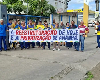 Trabalhadores dos Correios fazem protesto em Maceió e ameaçam greve a partir do dia 10