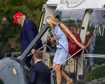 Trump deu R$ 229 mil para três assessores da Casa Branca no Natal