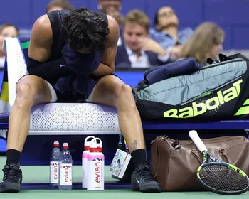 US Open: Alcaraz passa mal, vomita e perde jogo de 4h28 para Ben Shelton