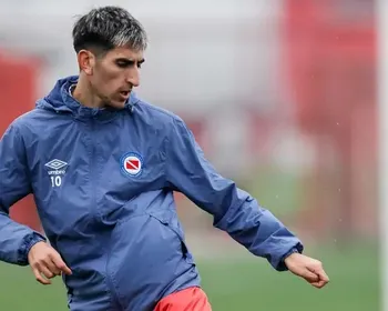 Vasco acerta a contratação do meia Alan Lescano, do Argentino Juniors