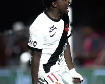 Vasco bate Vitória e vai à semifinal da Copa do Brasil pela terceira edição seguida