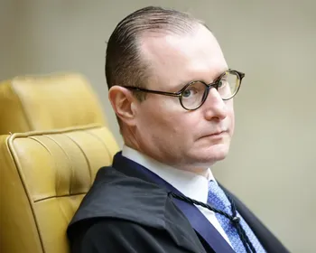 Zanin manda PF entregar cópia do celular de Vorcaro até as 23h