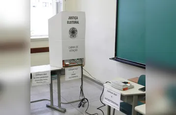 Pode levar celular para votar? Veja o que é proibido na cabine