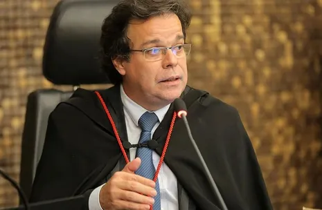 Almagis, Acrimal e advogados saem em defesa de Tutmés após afastamento pelo CNJ