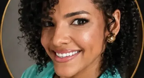 Sob comoção e pedidos de justiça, advogada morta no Benedito Bentes é sepultada em Maceió