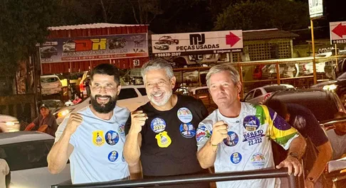Cabo Bebeto, Fábio Costa e Arthur Lira fazem caravana e adesivaço no Clima Bom