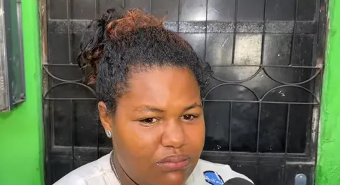 Menino de 2 anos brincava na calçada quando foi atingido por carro no Vergel