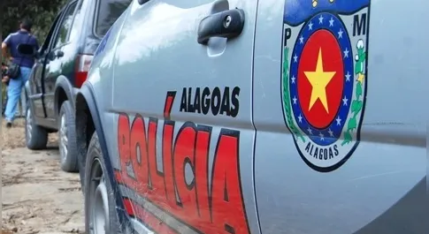 Suspeito de distribuir drogas é preso com cocaína e maconha em Maceió