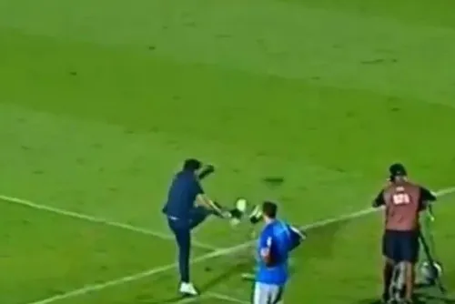 
				Abel Ferreira é punido com dois jogos de suspensão por chute em microfone
			
			