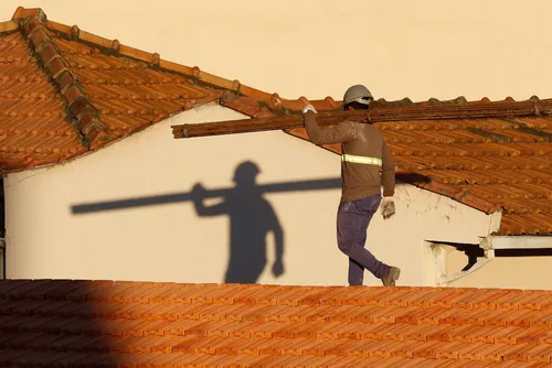 
				Pedreiro lidera registros de acidentes de trabalho entre ocupações identificadas em Alagoas
			
			