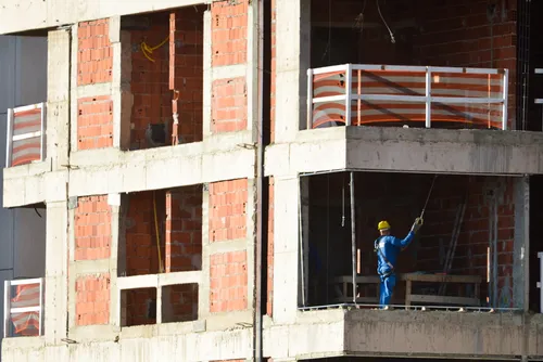 
				Pedreiro lidera registros de acidentes de trabalho entre ocupações identificadas em Alagoas
			
			