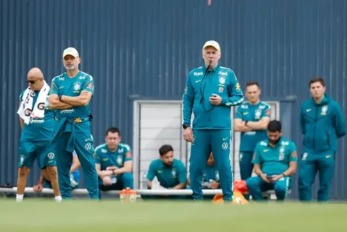 
				Ancelotti confirma escalação do Brasil com dois estreantes
			
			