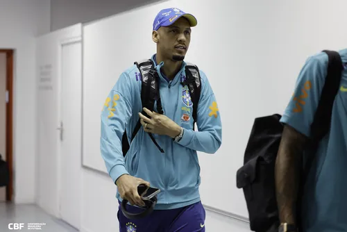 
				Arthur se junta a Coutinho e Fabinho: confira brasileiros conhecidos sem clube
			
			