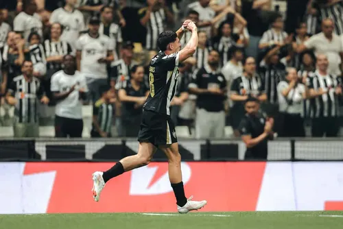
				Atlético vence o Vitória no Brasileirão e amplia invencibilidade na temporada
			
			