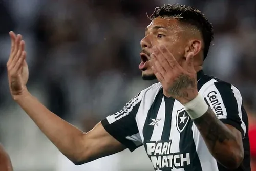 
				Botafogo anuncia contratação de Tiquinho Soares
			
			