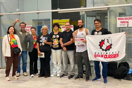 
				Candidato ao Senado participa de paralisação dos bancários em Maceió
			
			