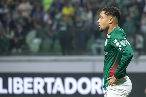 
				Cobrado por Abel, Vitor Roque tenta recuperar ritmo e vê números no Palmeiras despencarem
			
			