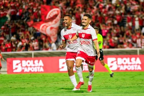 
				Veja os melhores momentos: CRB bate o Criciúma e retorna ao G-6 da Série B: 2 a 1
			
			