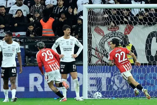 
				Corinthians sofre 15ª eliminação na Neo Química Arena
			
			