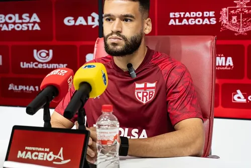 
				CRB embarca para Minas Gerais e inicia sequência com novidade no gol
			
			