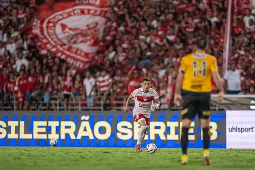 
				CRB entra em campo contra o Juventude com oito jogadores pendurados
			
			