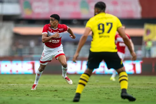 
				CRB mantém destaques e ganha força no fim da Série B
			
			