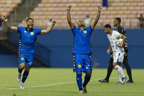 
				Veja os melhores momentos: CSA perde para o Nacional e tem que vencer para subir: 3 a 1
			
			