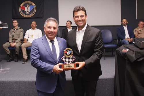 
				Desembargador Márcio Roberto prestigia formatura do 1º Curso de Negociação em Crises Prisionais da Polícia Penal
			
			