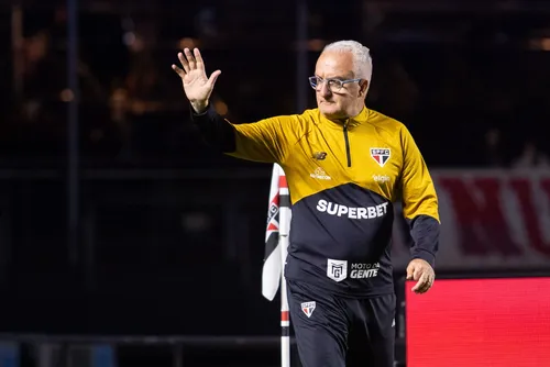 
				'É vergonhoso': Dorival desabafa após derrota do São Paulo
			
			