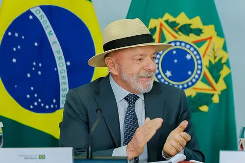 
				Em tempo de eleições e crise do STF, é Moraes quem lidera buscas no Google
			
			