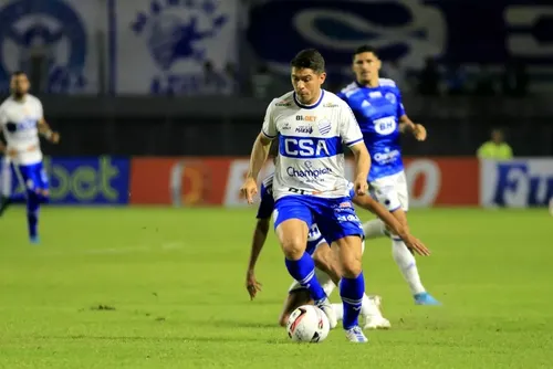 
				Ex-atacante do CSA, Osvaldo coloca clube em 'dobro e passo' e explica escolha
			
			
