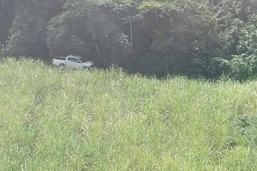 
				Helicóptero localiza caminhonete roubada escondida em canavial de Rio Largo
			
			