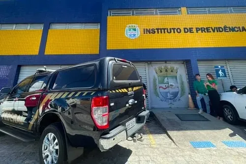 
				Supremo retira sigilo do caso Iprev-Banco Master: entenda o embate entre JHC e Renan Filho
			
			