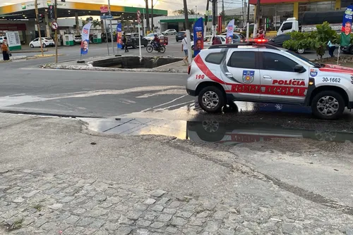 
				Jovem morre após ser atropelada por ônibus em avenida na Cambona
			
			