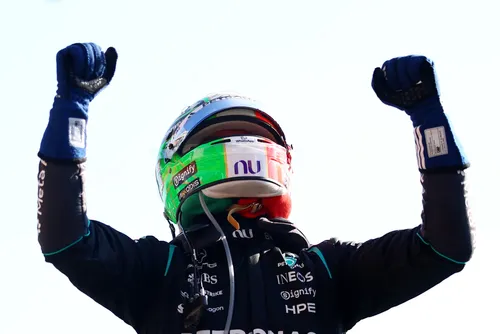 
				Kimi Antonelli vai da 19ª posição à vitória no GP da Itália pela F1 2026
			
			