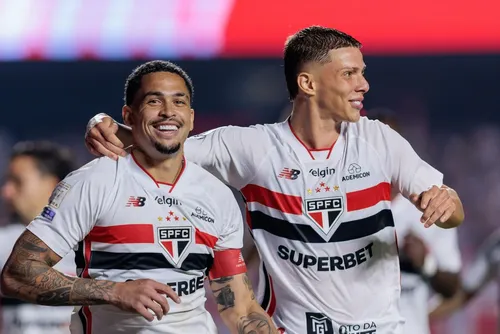 
				Luciano iguala marca de Careca e desabafa sobre crise no São Paulo
			
			