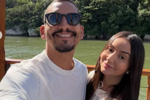 
				Mãe de 3 filhos: quem era influencer que morreu após cirurgia plástica
			
			