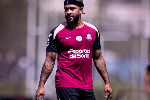 
				Memphis volta aos treinos no Corinthians; Vitinho inicia transição
			
			