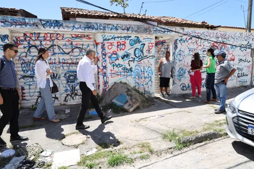 
				Fiscalização encontra irregularidades em abrigos para idosos; veja fotos e vídeo
			
			