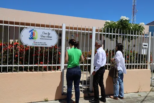 
				Fiscalização encontra irregularidades em abrigos para idosos; veja fotos e vídeo
			
			