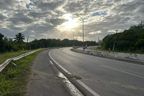 
				Motorista perde controle e capota SW4 com quatro pessoas na AL-101 Sul
			
			