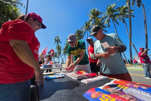 
				Petistas ocupam orla de Ponta Verde em ato nacional pela campanha de Lula
			
			
