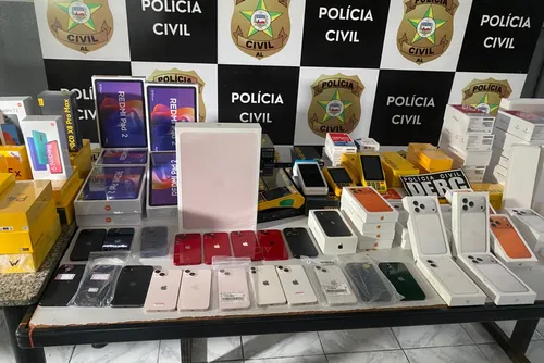 
				iPhones, iPads e mais: polícia apreende carga de eletrônicos avaliada em mais de R$ 500 mil
			
			