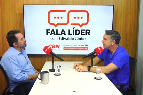 
				Rafael Brito: “A fome do aluno é mensal”; experiência de AL influenciou Pé-de-Meia
			
			
