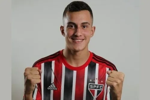 
				São Paulo corre para dar destino a quatro afastados
			
			