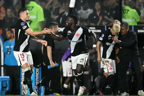 
				Vasco engrena com reforços e vive virada de chave no ano
			
			