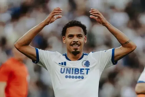 
				Vasco vive dia decisivo na janela de transferências e busca fechar com reforços
			
			