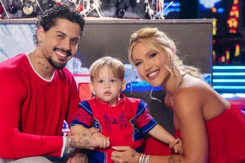 
				Virginia e Zé Felipe posam juntos no aniversário de 2 anos de José Leonardo
			
			