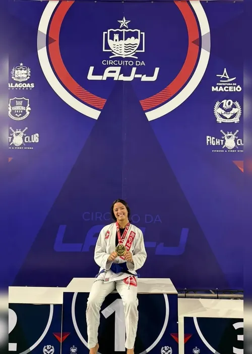 
				Alagoana Yasmim Sanae conquista bronze no Sul-Americano de Jiu-Jítsu
			
			